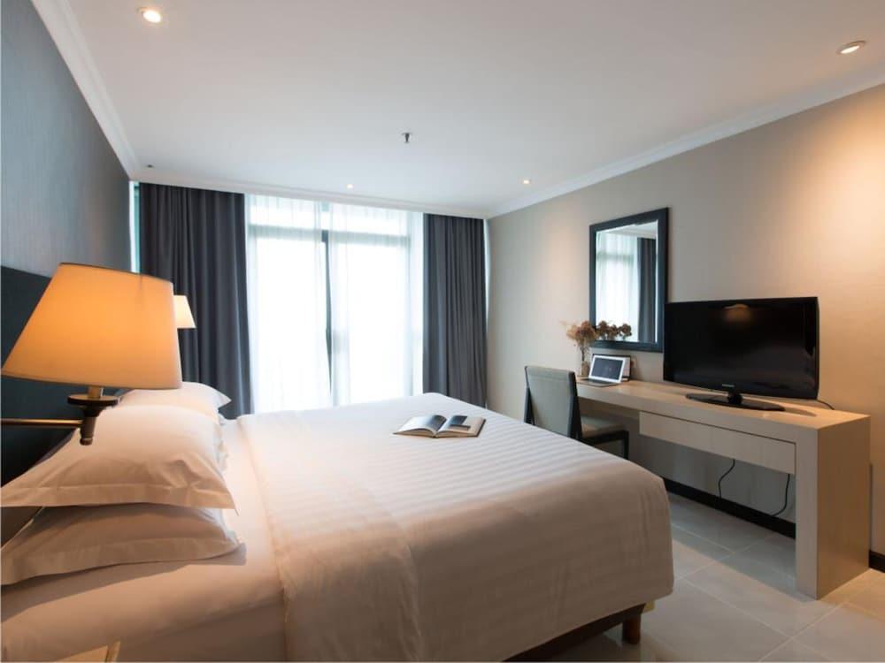Kristal Aparthotel 4*