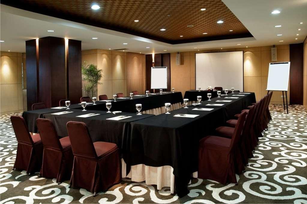 Kristal Aparthotel 4*